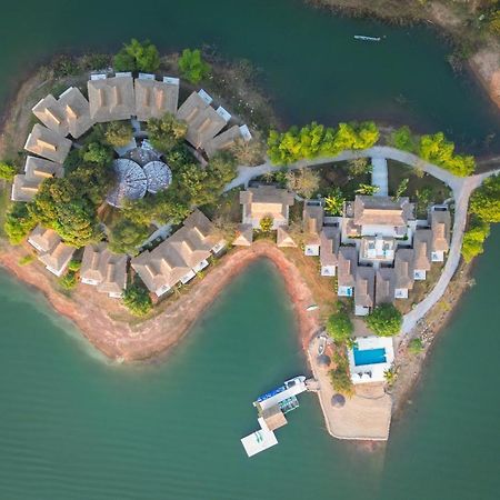 The Sanctuary Nam Ngum Beach Resort Vang Vieng Exteriér fotografie