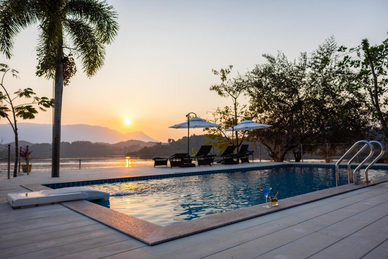 The Sanctuary Nam Ngum Beach Resort Vang Vieng Exteriér fotografie